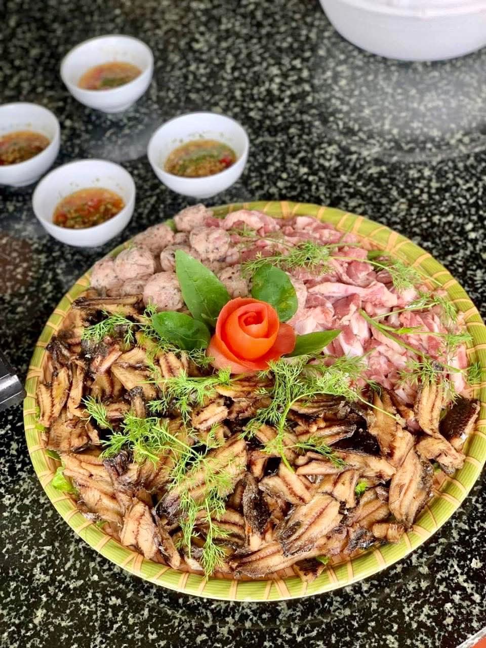 Trạch lươn đồng nướng tại Ven Sông Quán
